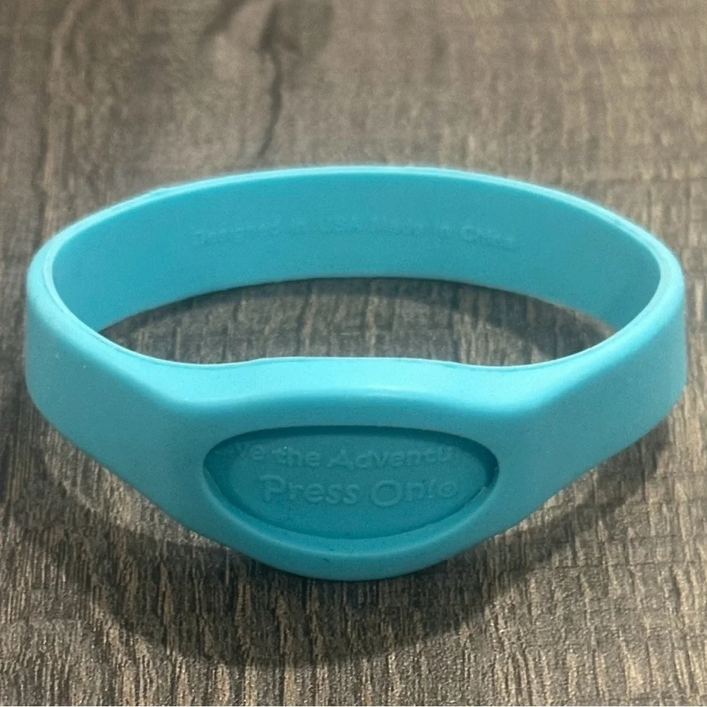 💞 Youth Size Turquoise Blue Pennybandz Rubber Kids Bracelet for Squished Pennies
